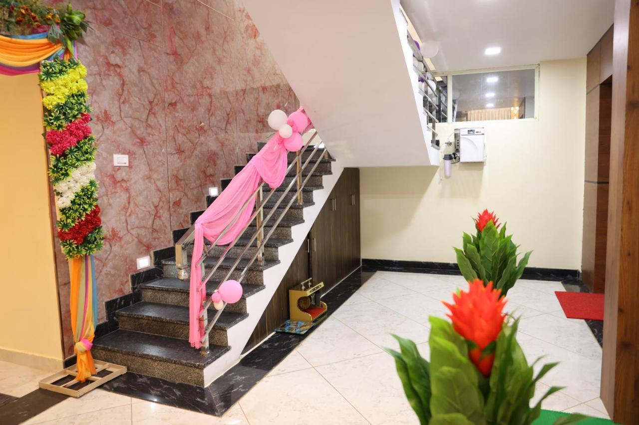Sunshine International Boarding & Lodging Belur  المظهر الخارجي الصورة